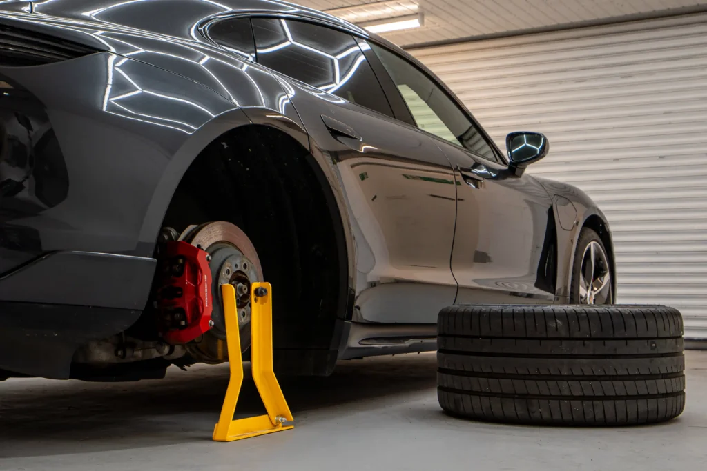 Why Bodyshops Benefit From Hub-Mounted Vehicle Support