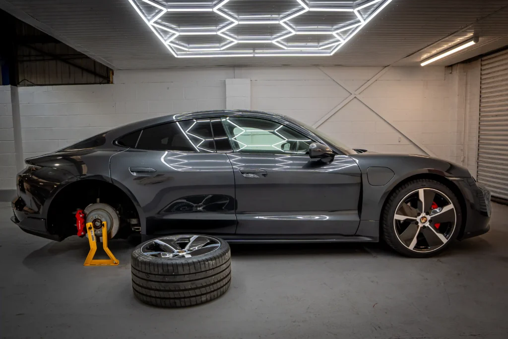 Why Alloy Wheel Refurbishment Companies Are Switching To Hub-Mounted Vehicle Support